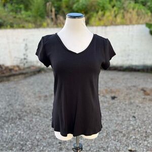 Liz Claiborne Black V-Neck Short Sleeve T-Shirt